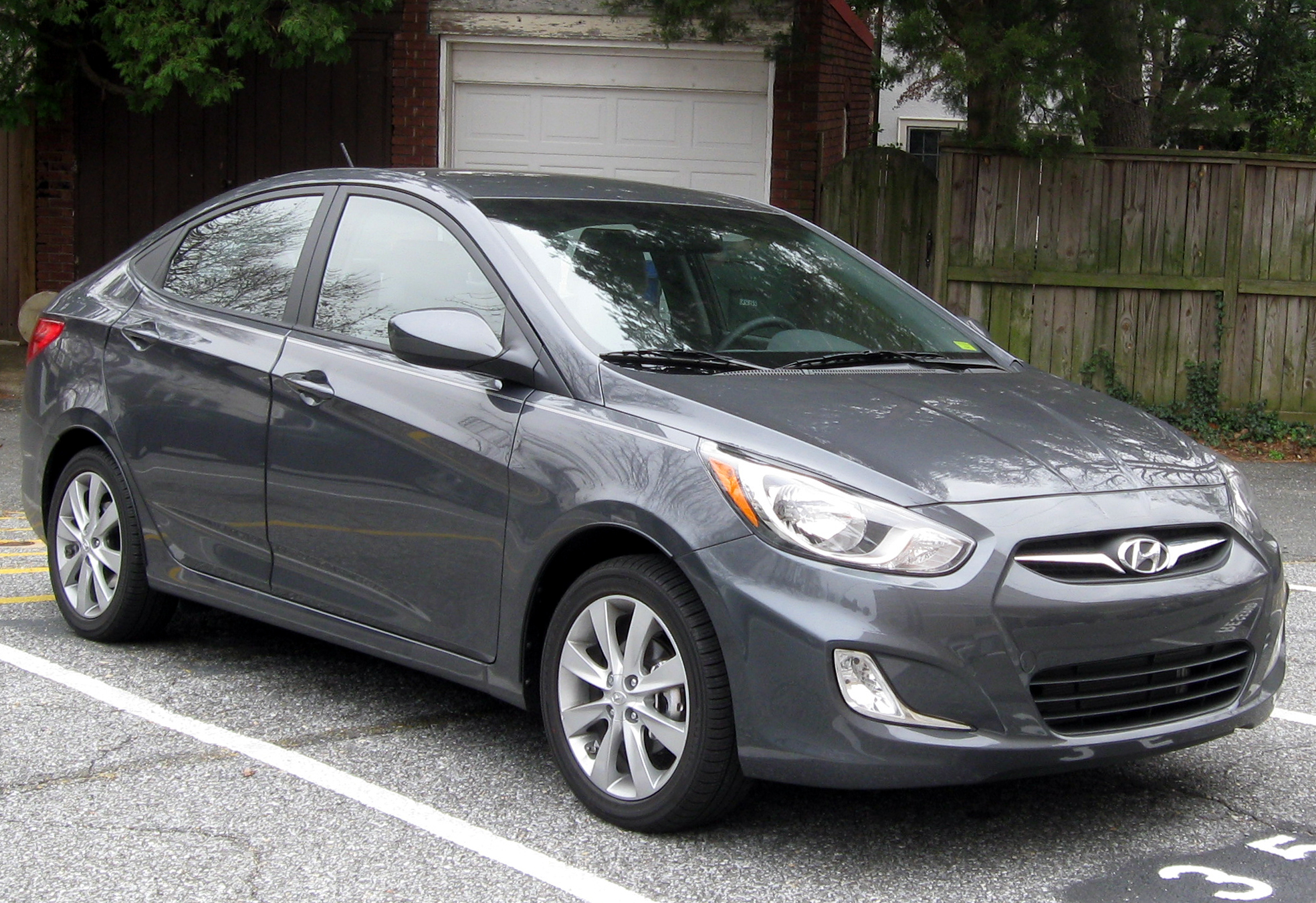 hyundai accent 
