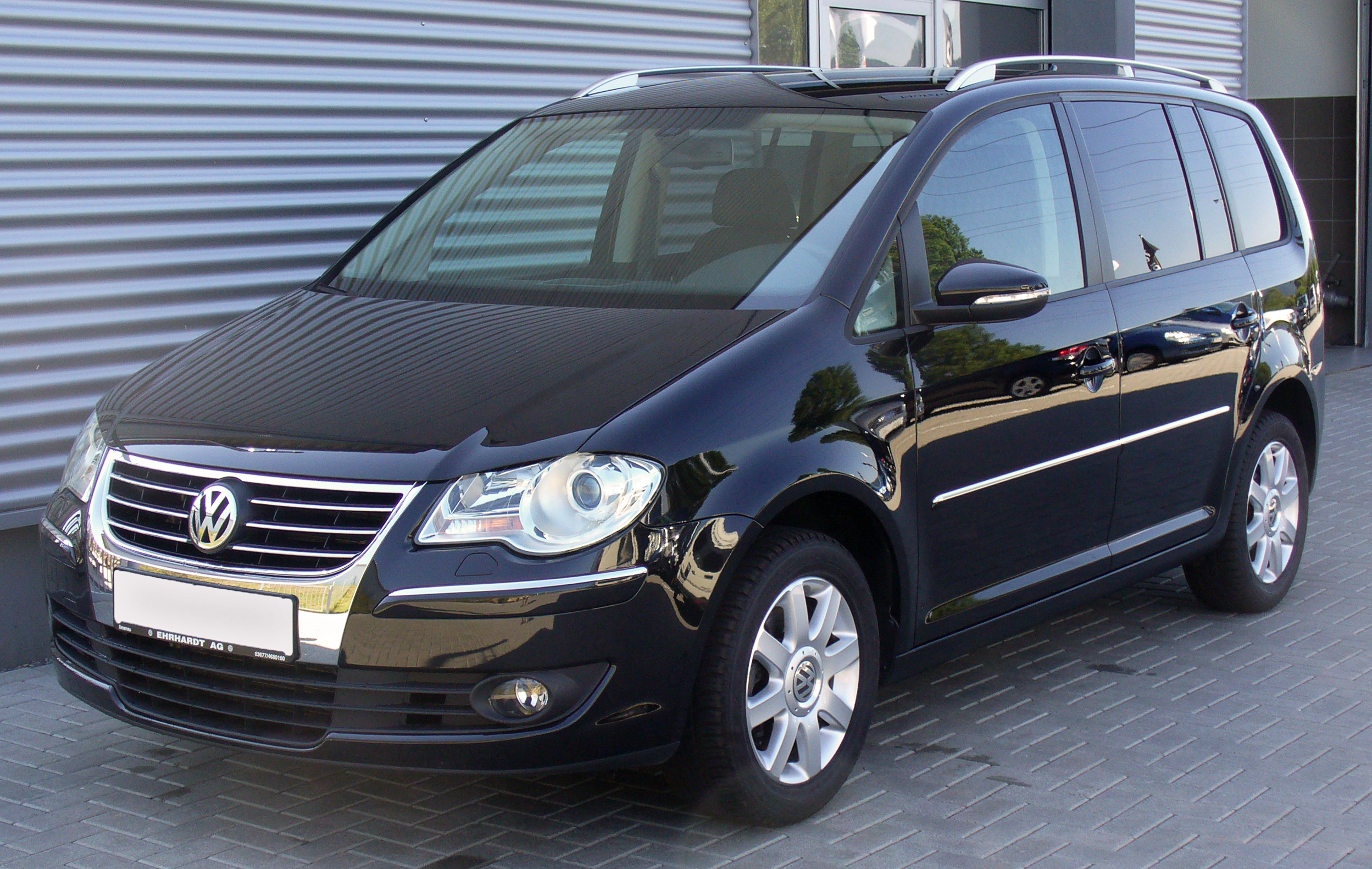 volkswagen touran 
